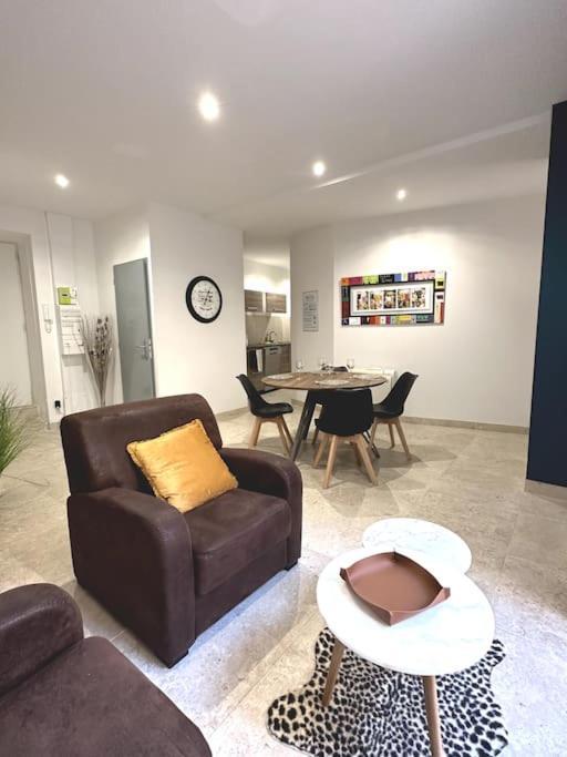 נים Appartement Centre Ville - Parking Prive - Wifi מראה חיצוני תמונה